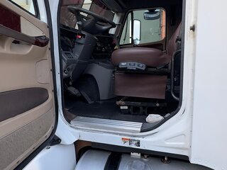 2003 Freightliner Columbia, белый, 3500000 рублей, вид 3