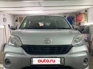 2017 Toyota Passo III, серебристый, 945000 рублей, вид 4