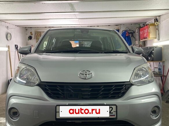 2017 Toyota Passo III, серебристый, 945000 рублей - вид 3