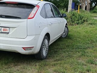 2010 Ford Focus II Рестайлинг, белый, 730000 рублей, вид 4