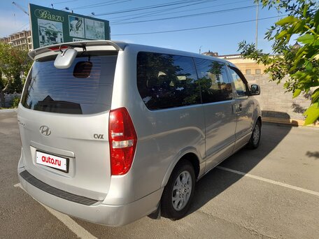 2008 Hyundai Grand Starex, серебристый, 990000 рублей, вид 3