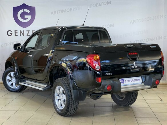 2008 Mitsubishi L200 IV, чёрный - вид 1