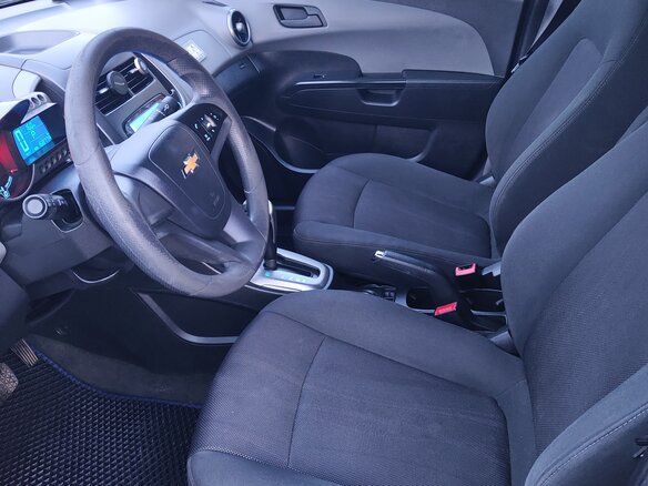 2013 Chevrolet Aveo II, серый, 700000 рублей - вид 8