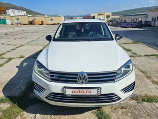 2016 Volkswagen Touareg II Рестайлинг, белый, 3989000 рублей, вид 2