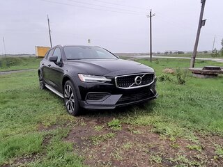 2019 Volvo V60 Cross Country II, чёрный, 3550000 рублей, вид 1