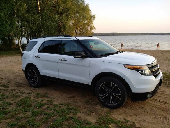 2014 Ford Explorer Sport V, белый, 2650000 рублей - вид 17