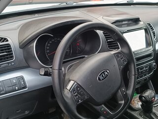 2013 Kia Sorento II Рестайлинг, белый, 1400000 рублей, вид 4