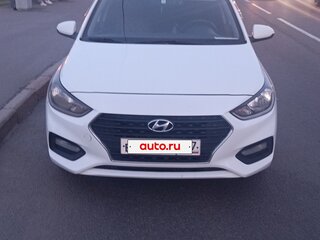 2017 Hyundai Solaris II, белый, 750000 рублей, вид 1