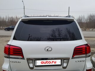 2015 Lexus LX 570 III Рестайлинг, белый, 5300000 рублей, вид 3