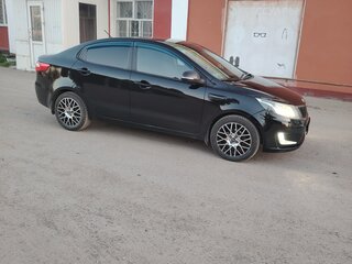 2011 Kia Rio 5-speed III, чёрный, 800000 рублей, вид 5