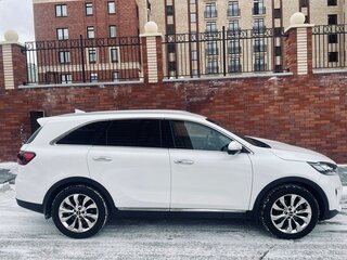 2017 Kia Sorento III Prime Рестайлинг, белый, 2950000 рублей, вид 4
