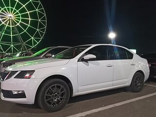 2018 Skoda Octavia III (A7) Рестайлинг, белый, 990000 рублей, вид 1