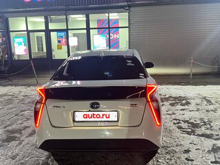 2016 Toyota Prius IV (XW50), белый, 1450000 рублей, вид 5