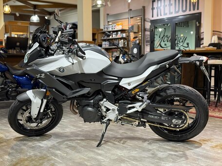 2024 BMW F 900 XR, белый, 1450000 рублей, вид 5