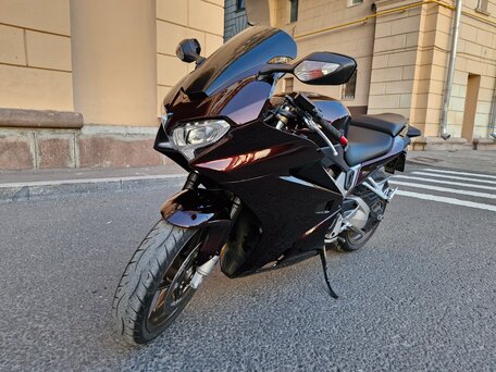 2014 Honda VFR 800, красный, 600000 рублей, вид 2