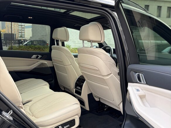 2020 BMW X7 30d I (G07), чёрный, 8700000 рублей - вид 7