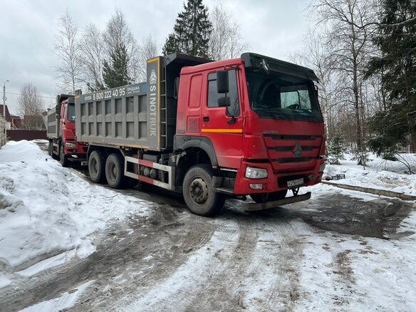 2020 Sinotruk Howo ZZ3327, красный, 2900000 рублей