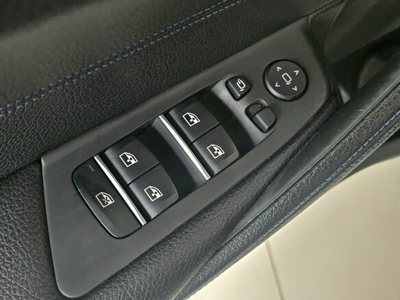 2018 BMW 5 серии 520d xDrive VII (G30/G31/G38), чёрный, 3589000 рублей - вид 12