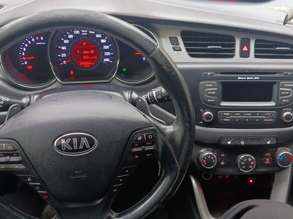 2013 Kia Ceed II, белый, 750000 рублей - вид 4