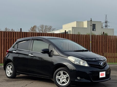 2011 Toyota Vitz III (XP130), чёрный, 535000 рублей, вид 1