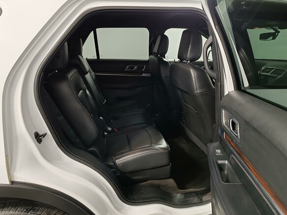 2018 Ford Explorer V Рестайлинг 2, белый, 2499000 рублей - вид 14