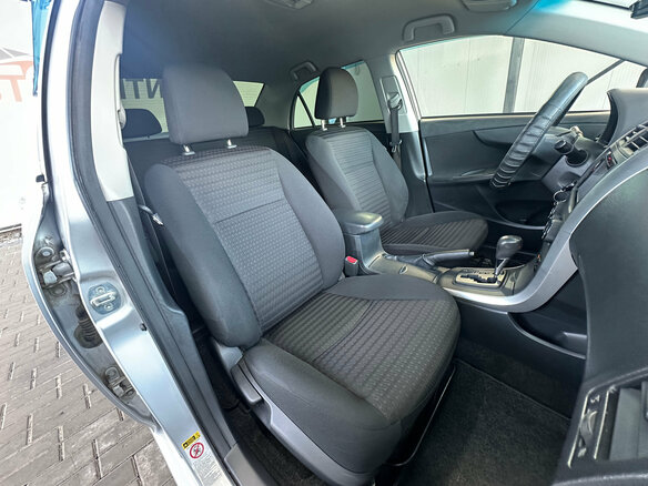 2011 Toyota Corolla X (E140, E150) Рестайлинг, серебристый, 990000 рублей - вид 10