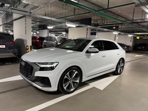 2020 Audi Q8 50 TDI I (4M), белый, 6250000 рублей