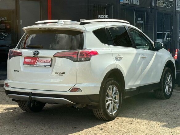 2017 Toyota RAV4 IV (XA40) Рестайлинг, белый - вид 7