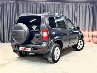 2017 Chevrolet Niva I Рестайлинг, коричневый, 790000 рублей, вид 4