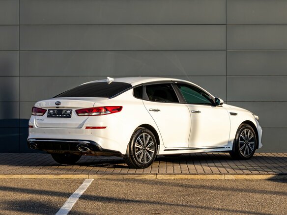 2019 Kia Optima IV Рестайлинг, белый, 1895000 рублей - вид 5