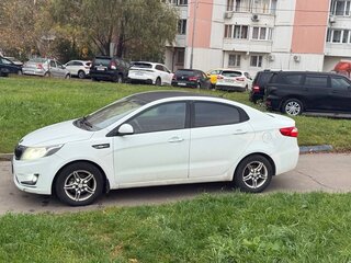 2012 Kia Rio III, белый, 700000 рублей, вид 4