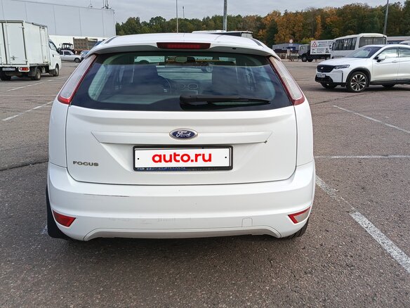 2011 Ford Focus II Рестайлинг, белый, 680000 рублей - вид 3