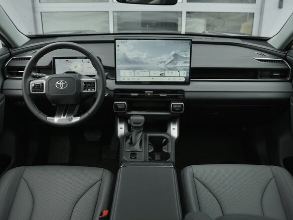 2026 Toyota RAV4 VI (XA60), чёрный, 4750000 рублей - вид 11
