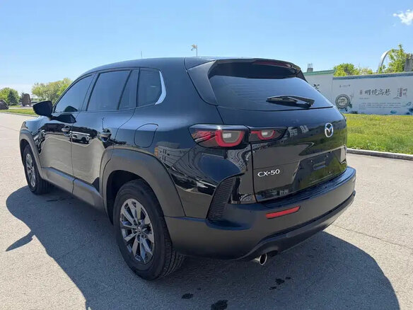 2023 Mazda CX-50, чёрный, 2200000 рублей - вид 4