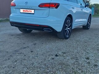 2019 Volkswagen Touareg III, белый, 6500000 рублей, вид 4