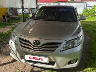 2010 Toyota Camry VI (XV40) Рестайлинг, серебристый, 1000000 рублей, вид 1