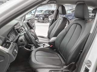 2017 BMW X1 20i xDrive II (F48), белый, 2149000 рублей, вид 5