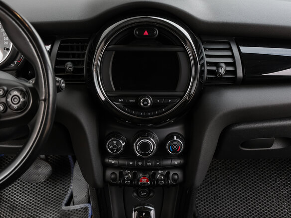 2018 Mini Hatch Cooper III (F55/F56) Рестайлинг, синий, 1898000 рублей - вид 13