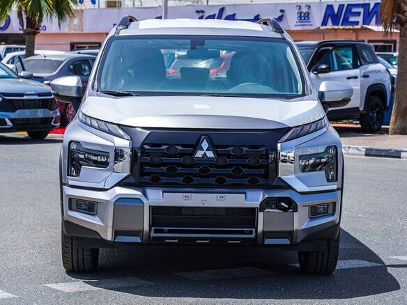 2025 Mitsubishi Xpander Cross I Рестайлинг 2, серебристый, 2850000 рублей - вид 1
