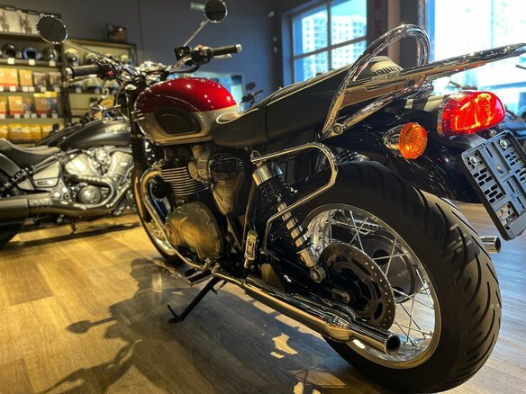 2023 Triumph Bonneville T120, красный, 1299000 рублей - вид 3