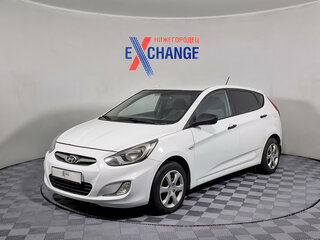 2013 Hyundai Solaris I, белый, 588000 рублей, вид 1