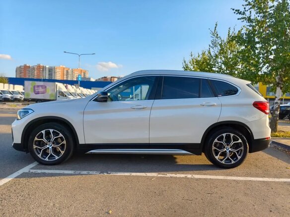 2021 BMW X1 Long 20Li sDrive II (F48) Рестайлинг, белый, 2690000 рублей - вид 4