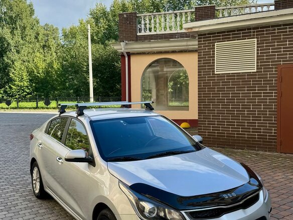 2017 Kia Rio IV, серебристый, 770000 рублей - вид 1