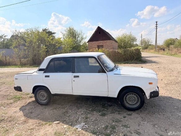 1998 Lada (ВАЗ) 2107, белый, 75000 рублей - вид 5