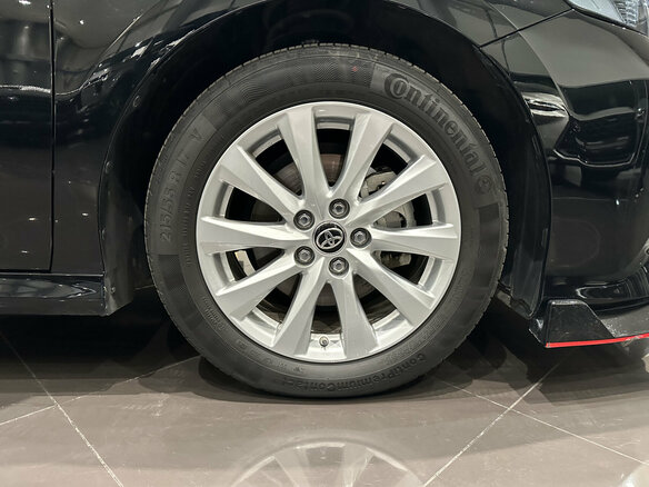 2020 Toyota Camry VIII (XV70), чёрный, 3670000 рублей - вид 17
