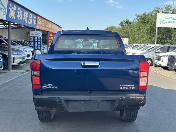2021 Isuzu D-Max II Рестайлинг, синий, 2600000 рублей - вид 4