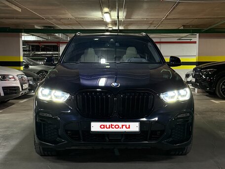 2019 BMW X5 30d IV (G05/G18), чёрный, 6600000 рублей, вид 2