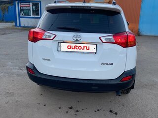 2015 Toyota RAV4 IV (XA40), белый, 2300000 рублей, вид 3
