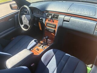 1998 Mercedes-Benz E-Класс 240 II (W210, S210), синий, 500000 рублей, вид 4