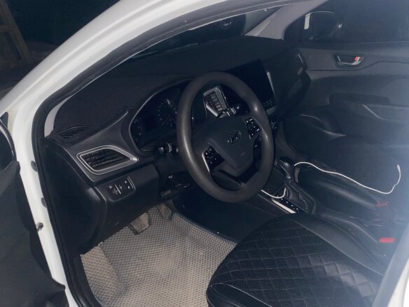2019 Hyundai Solaris II, белый, 750000 рублей - вид 4